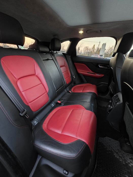 Jaguar F-Pace 2017рік