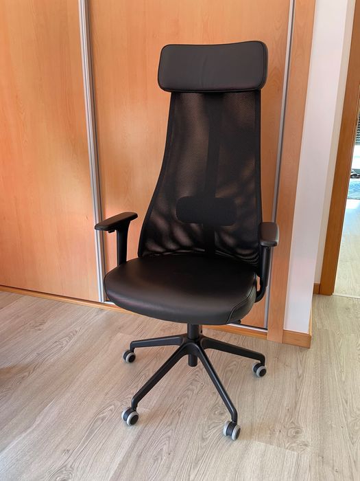 JÄRVFJÄLLET - Cadeira de escritorio giratória c/braços, Glose preto