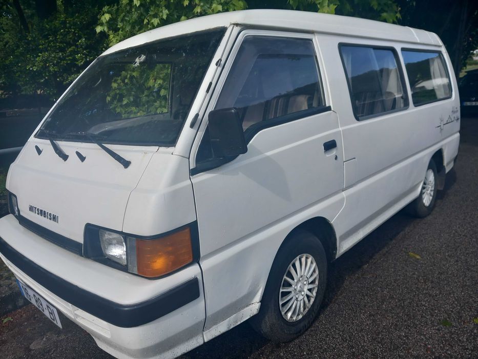 Mitsubishi L300 van