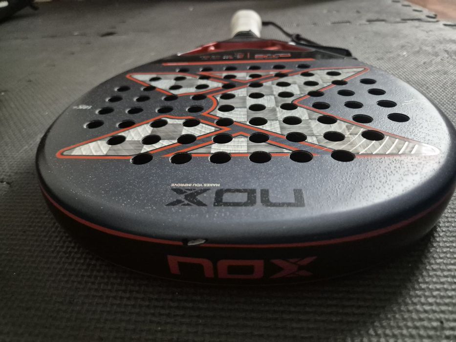 Raquete Padel: NOX AT10 18K 2025 Agustin Tapia
