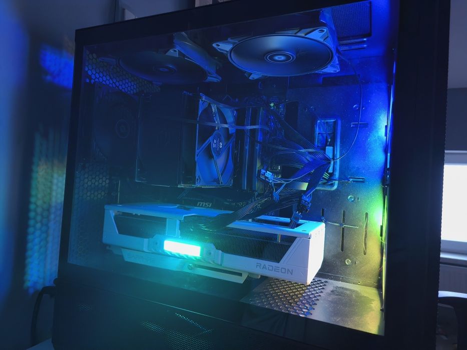 KOMPUTER GAMINGOWY|Ryzen 7 7800X3D|Sapphire Radeon Rx 9070 XT|32GBDDR5