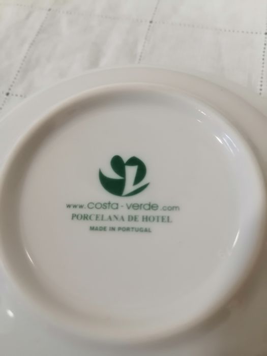 Pratinho sopa criança+Chávenas café pirex+tabuleiro inox+resguardos