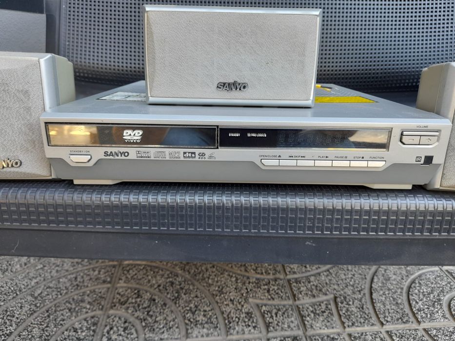 Home Cinema Sanyo com leitor de DVD/CD