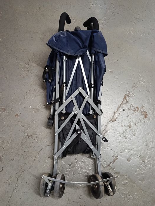 Carrinho de Bebé Dobrável – 14€