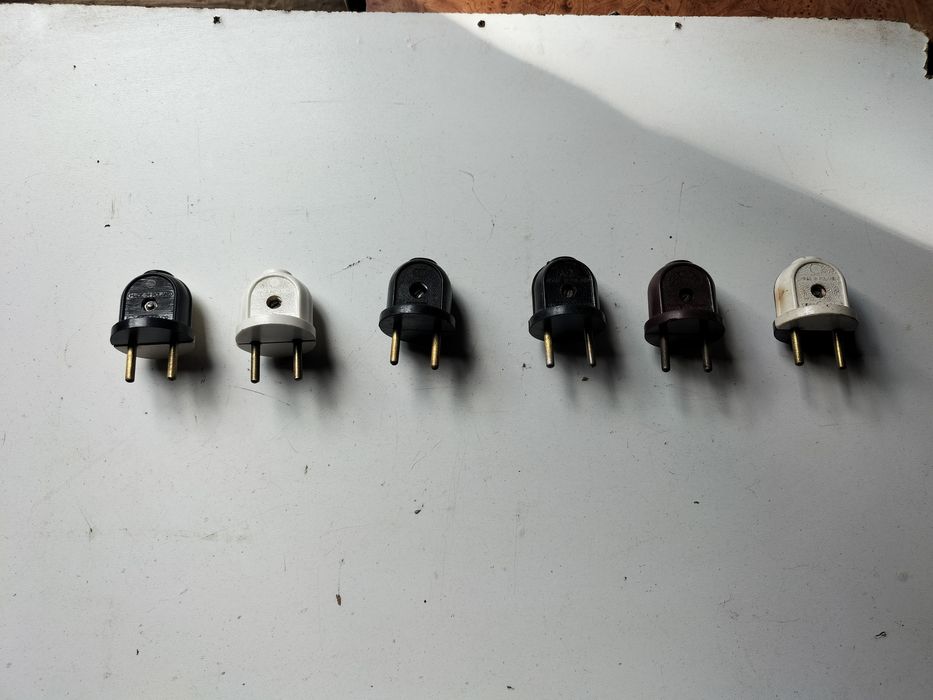 Stare wtyczki elektryczne