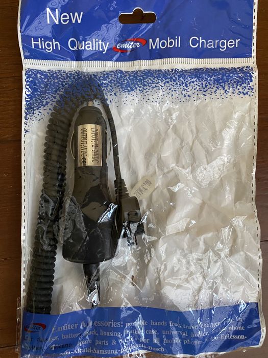 Автомобильная подзарядка Nokia DC-4