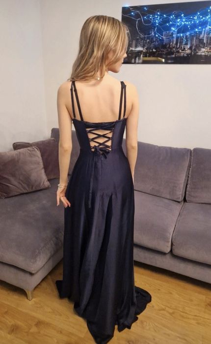 Nowa sukienka z metką