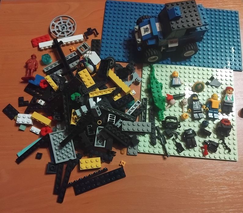 Продам конструктор лего.