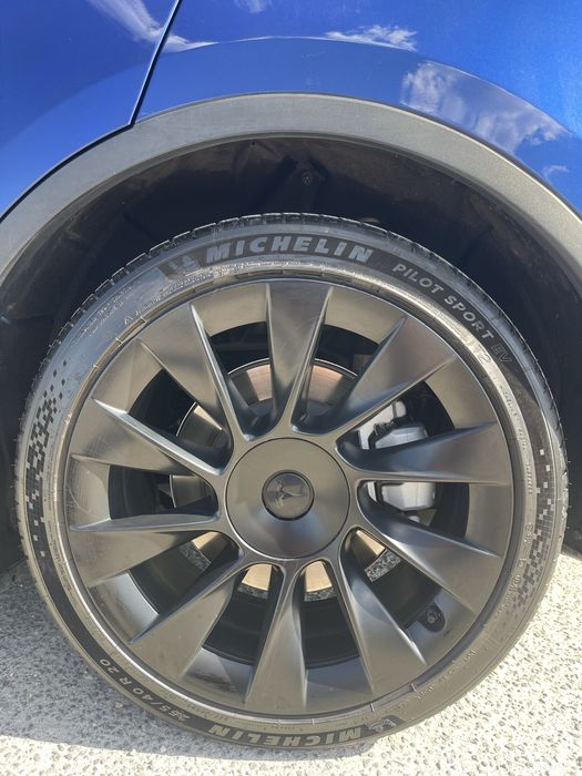 Tesla Model Y Long Range