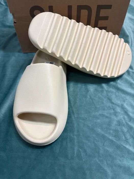 Yeezy_Slide_Białe.45