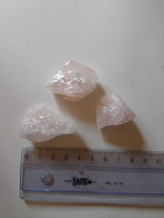 Conjunto de cristais de quartzo rosa