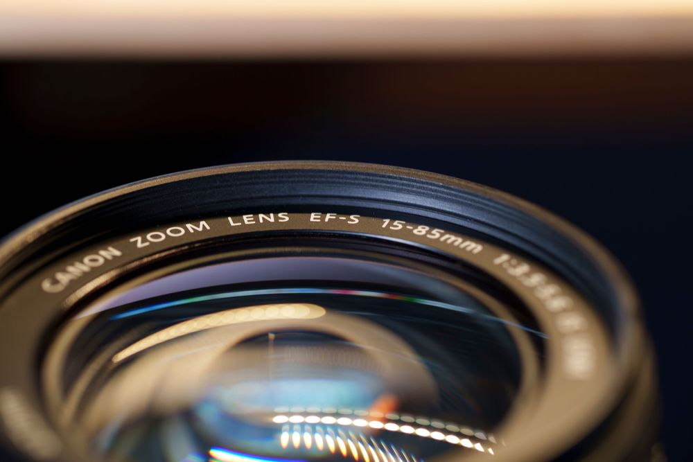 Canon 15-85mm f/3.5-5.6 IS USM – Excelente Estado