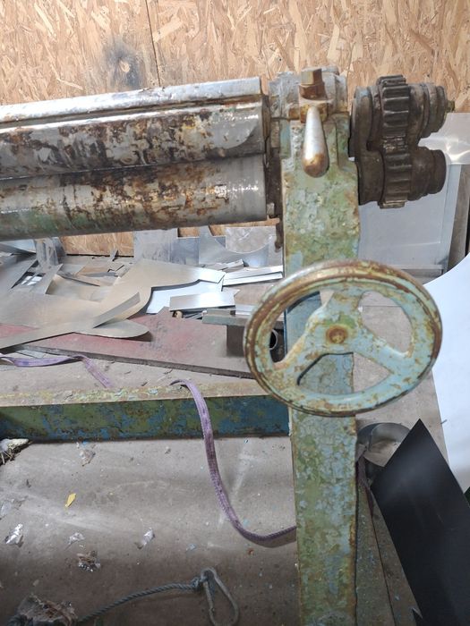 Листогиб трьохвалка вальці