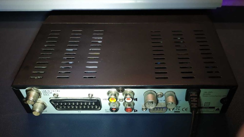 Супутниковий ресівер (receiver) "Orton 4100CR+". Комплект.