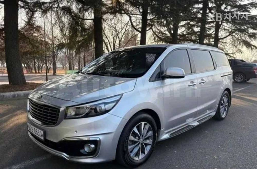 2016 Kia Carnival 9 Seats 2.2 Diesel З ПДВ