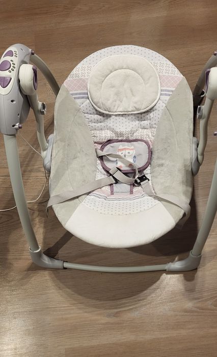 Продаю б/у Mastela Deluxe Portable Swing.