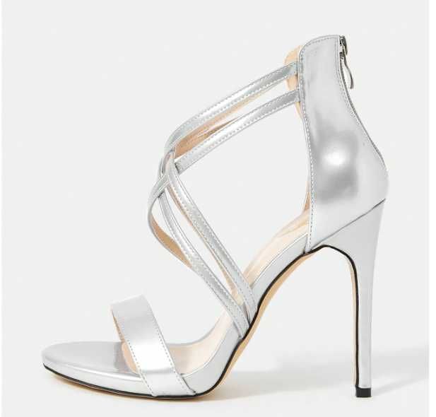 Sapatos prateados
