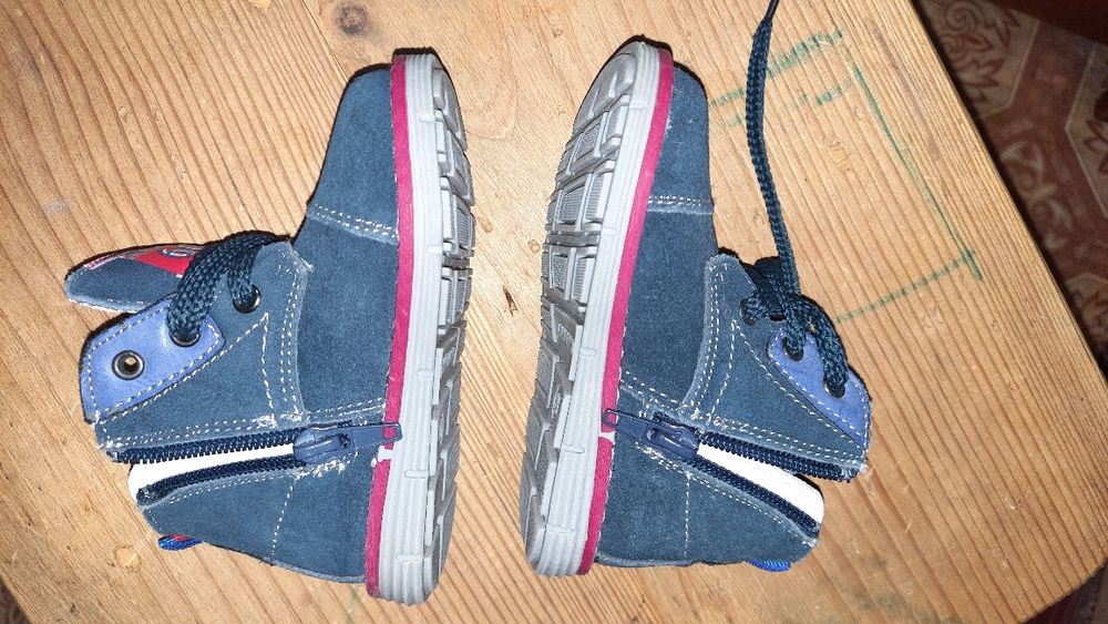 Новенькі черевички дитячі