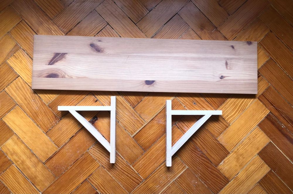 Prateleiras IKEA madeira