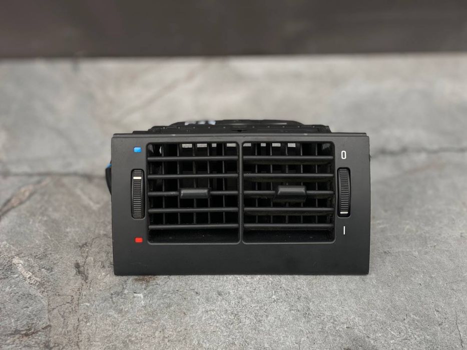 Дефлектор повітря задній БМВ Е39 дефлектор повітря зад бмв е39 Шрот