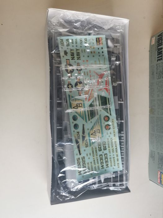 Kit  Hasegawa 1/72 – RA-5C Vigilante (Sacos Selados)