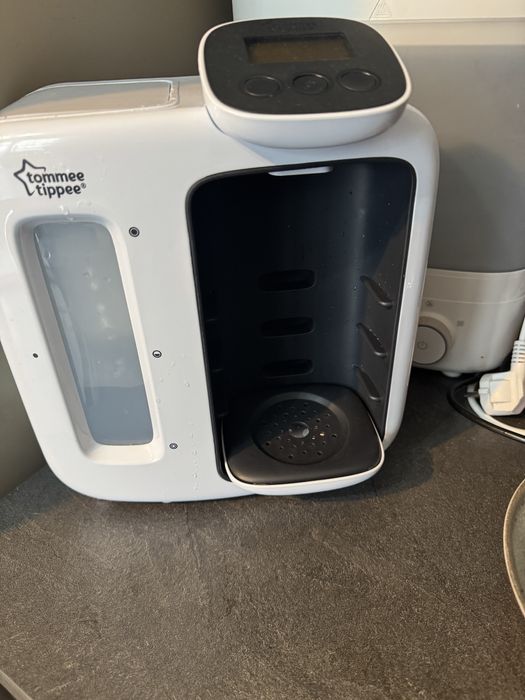 Машина для приготування дитячої суміші Tommee Tippee