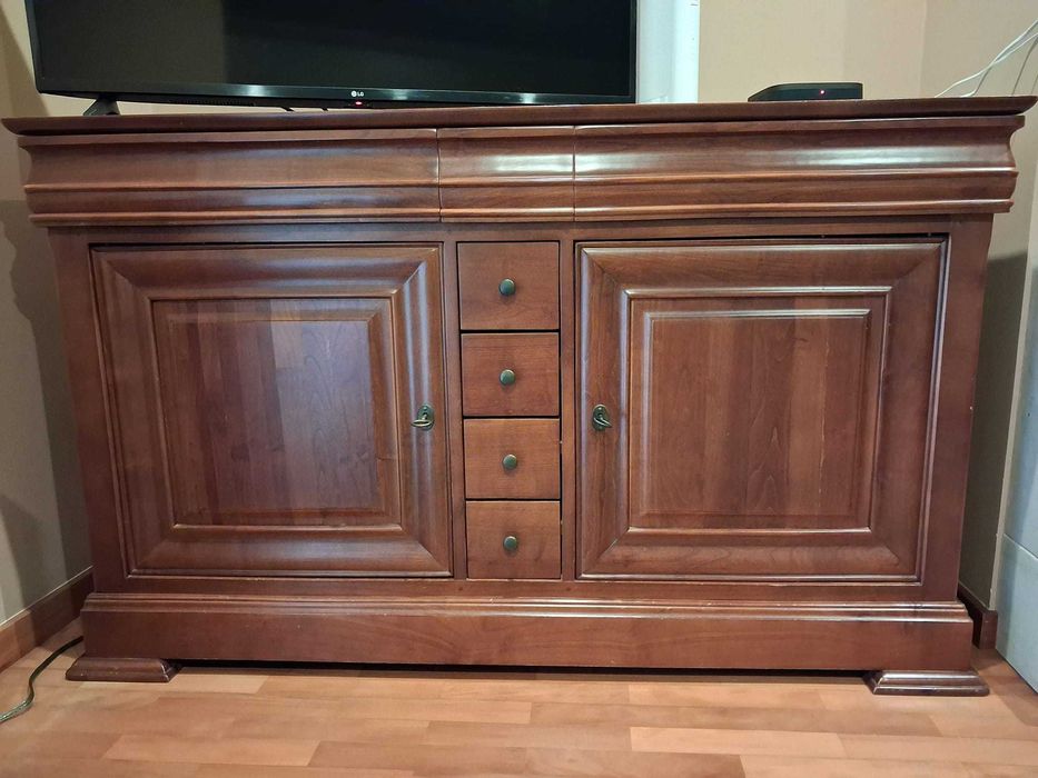 Móvel de TV em cerejeira maciça