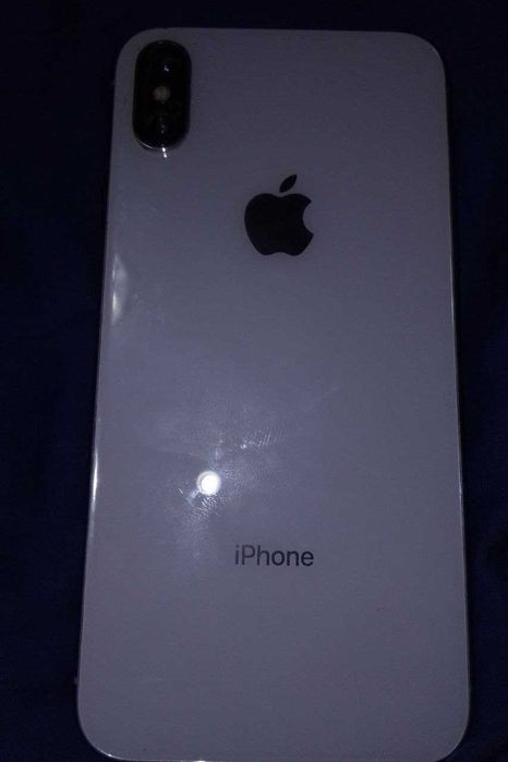 Продам iPhone X.