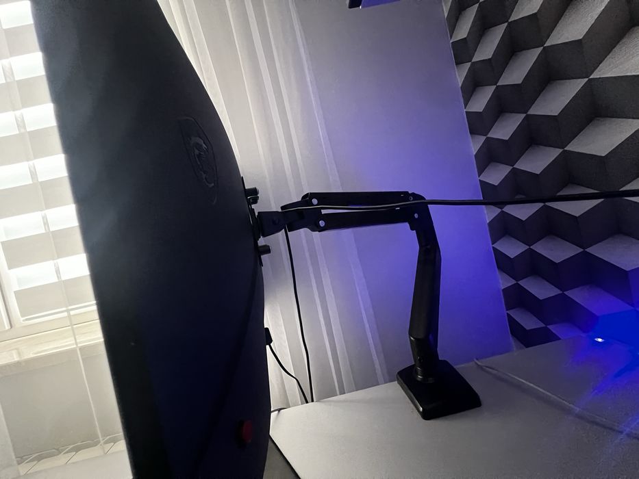 Монітор ігровий MSI G244F E2