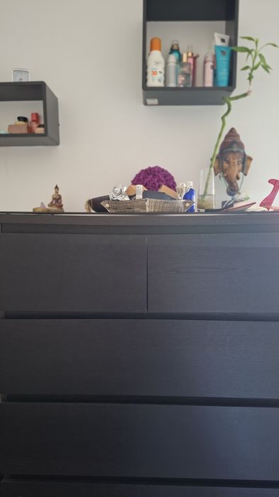 Cómoda IKEA em preto
