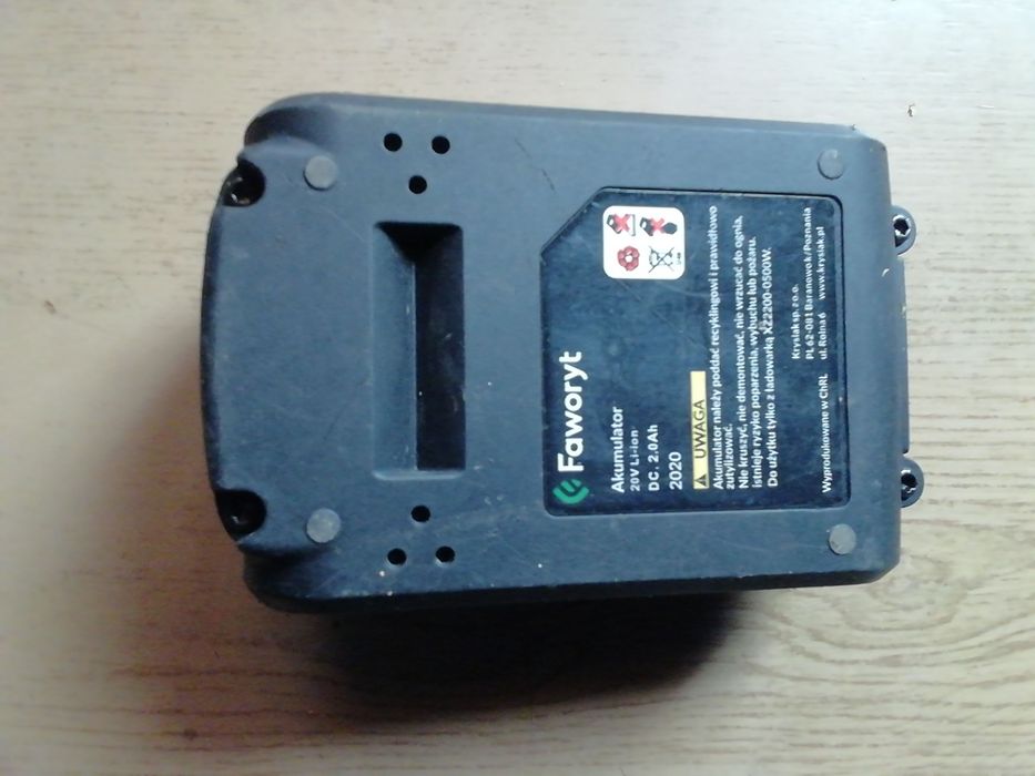 Akumulator i ładowarka do podkaszarki