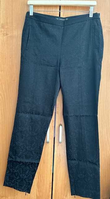 Zara Basic Spodnie damskie czarne z wytłaczanym wzorem L/40