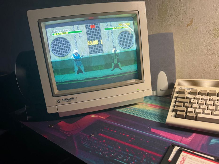 Monitor Commodore 1085s D3 stan 100% sprawny