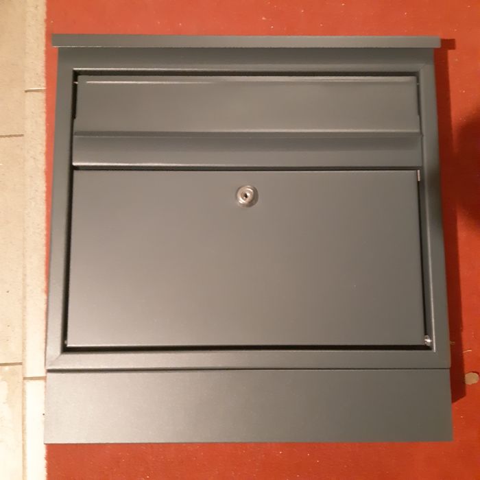 Skrzynka na listy hit 35x36x8 antracyt