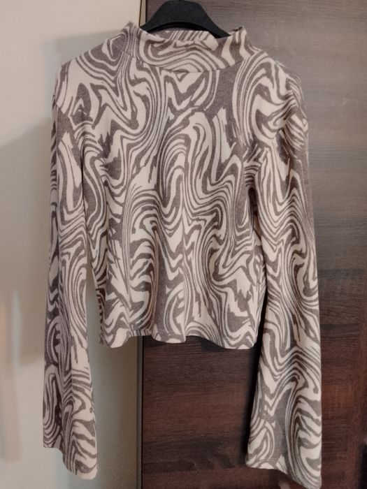 Bluzka, sweter damski Stradivarius r 40.