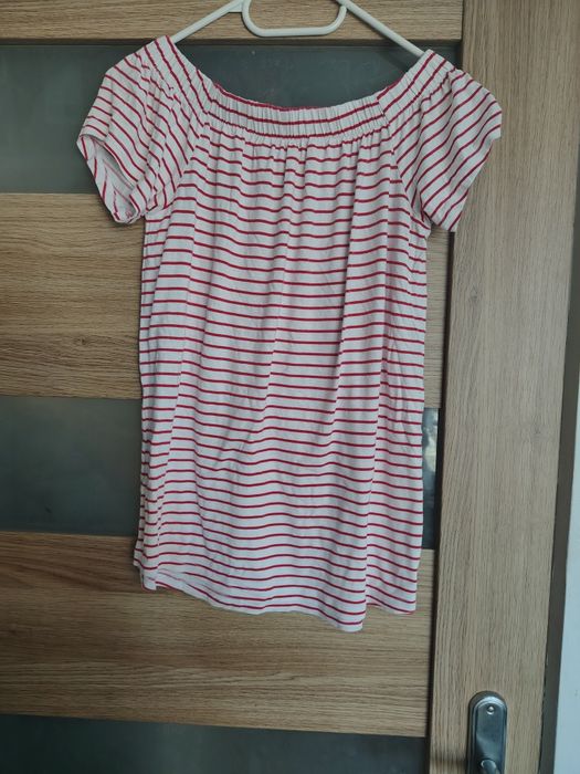 Hiszpanka biała w czerwone paski