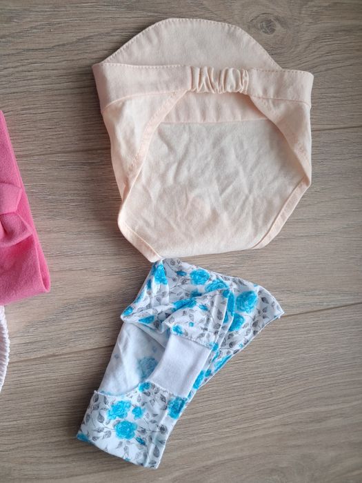 Chustki i opaski 0-3 mca dla dziewczynki. Stan bardzo dobry. Polecam c