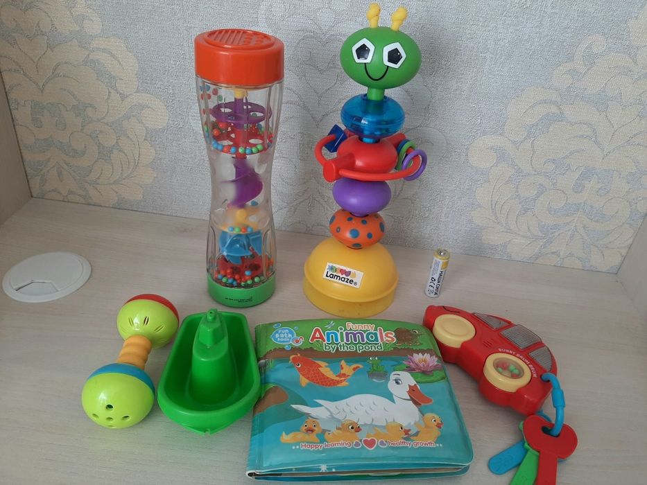 Лот дитячих іграшок, брязкальця, для купання, розвиваючі