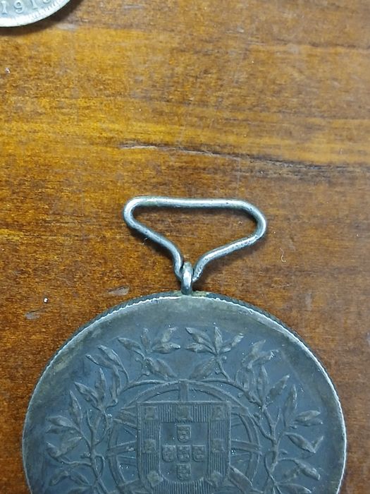 Medalha feita da moeda 1 escudo