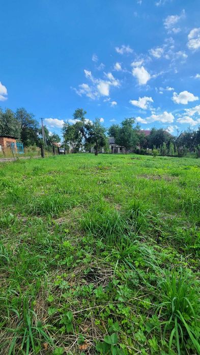 Продаж ділянки 10 сот  з будинком у Львові