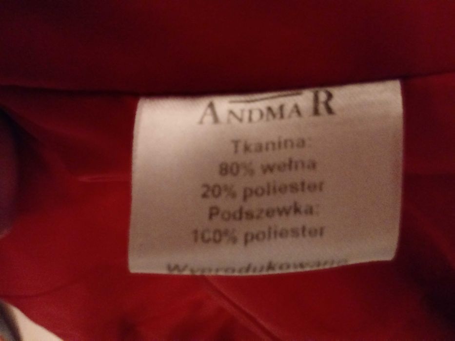 Sprzedam czerwony płaszcz L