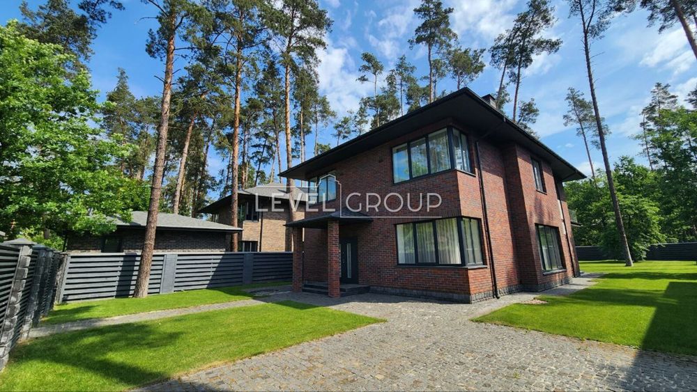 Будинок 250м. у котеджному містечку. Ліс! Козин! 10 соток!