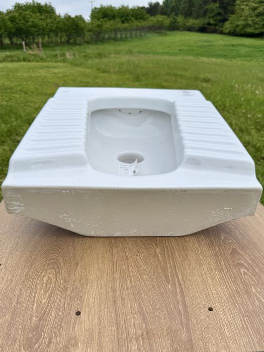 Toaleta WC kucana turecka AGADI CeraStyle
