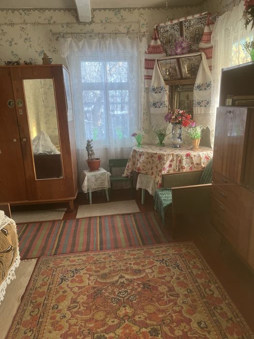 Продається будинок  за 100 км  від Києва