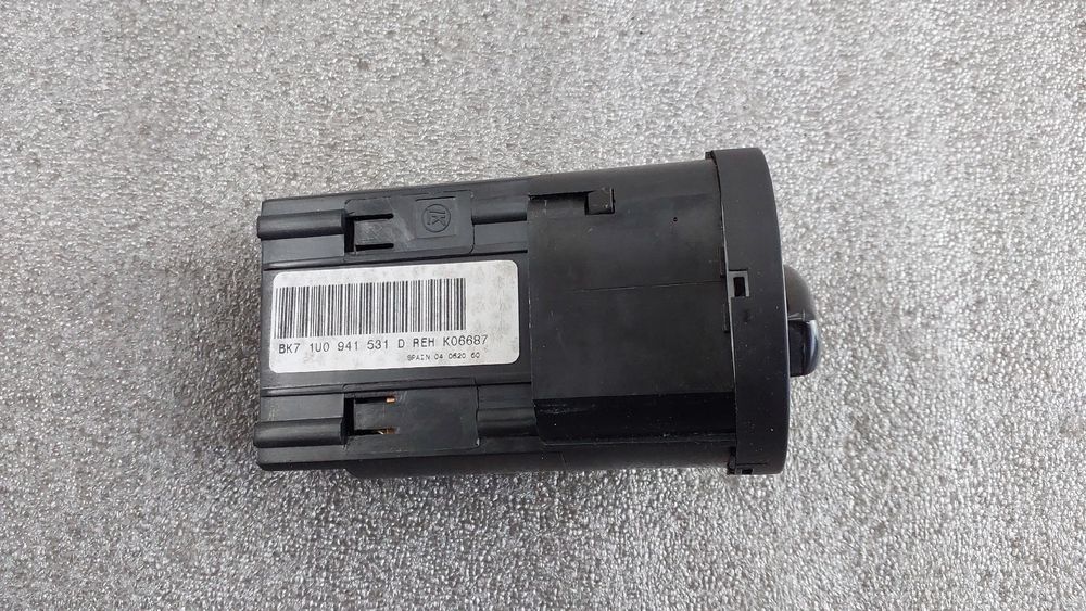 Botão / interruptor de luzes SKODA Fabia II Break (545, 5J)