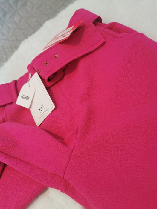 Spodnie proste eleganckie z paskiem