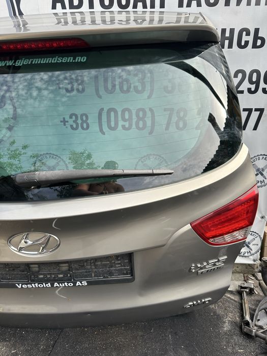 Кришка багажника, ляда, кляпа Hyundai IX35 Tucson 2010-2015 Дефект