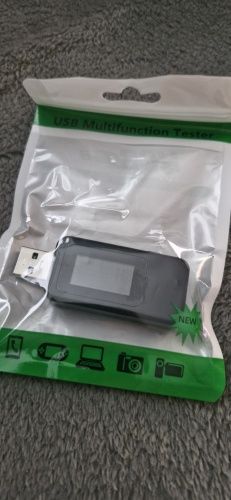 USB тестер с поддержкой протоколов быстрой зарядки.