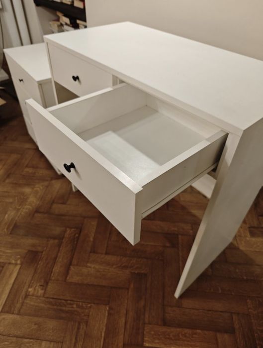 Biała toaletka/biurko