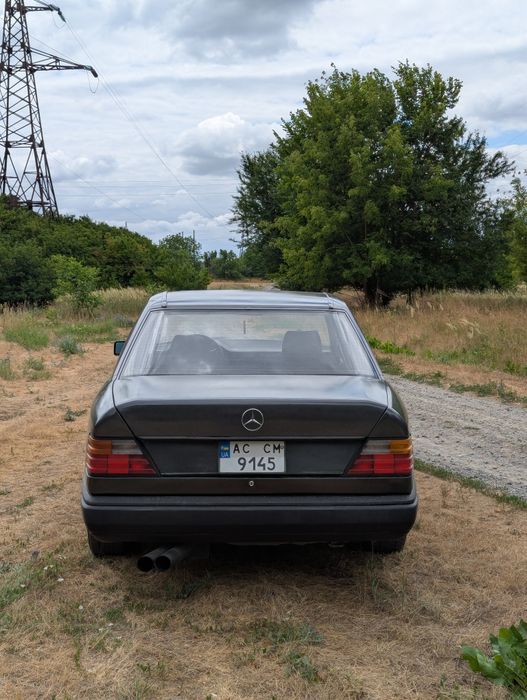 Mercedes- Benz W124